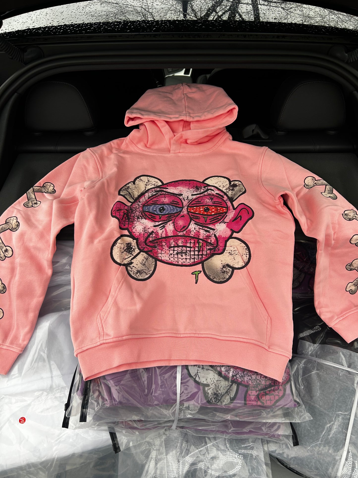 Pink goblin vacant ￼￼